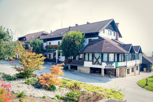 Župančičev hram - Accommodation - Dragatuš