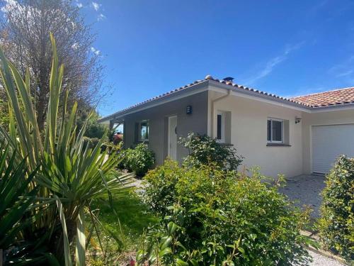Maison avec piscine privée - 6 pers. - FR-1-881-20 (Maison avec piscine privee - 6 pers. - FR-1-881-20) in Vielle-Saint-Girons