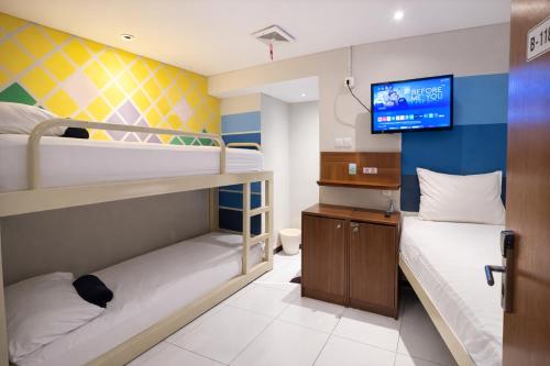 Subwow Hostel Room Type - Triple Room