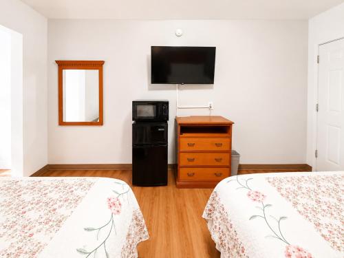 Royal Gateway Motel - image 16