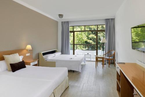 room detail thumbnail 1