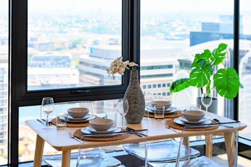 Harbour Views & Modern Living in Sydney CBD - image 13