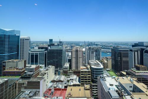 Harbour Views & Modern Living in Sydney CBD - main image