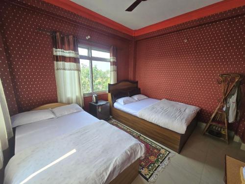 Jhapali Hotel and lodge in Simara