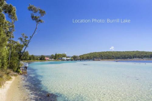 Stunning Views - beach cottage with ocean vistas in Burrill Lake