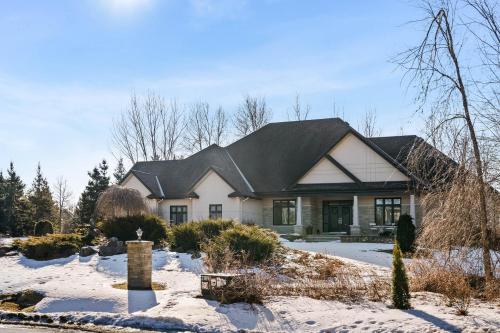 The Rideau Mansion! - Russell