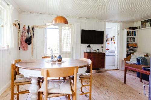 Viesnīcas āriene, Romantic Island Cottage In Cosy Style Near Beach in Askø