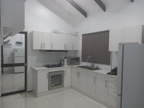 Jasmeerul Bayt's Bay Hostel Retreat in Dreketi