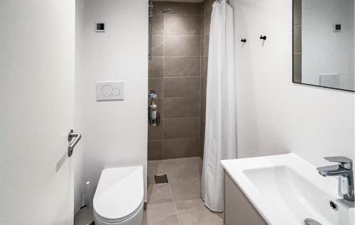 Bathroom, 2 Bedroom Nice Apartment In Ringkøbing in Ringkobing