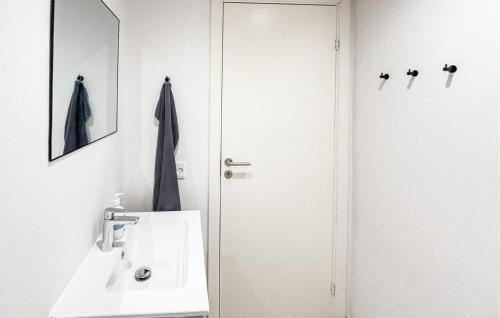 Bathroom, 2 Bedroom Nice Apartment In Ringkøbing in Ringkobing