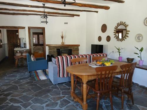 Cortijo De Los Abuelos in Pampaneira