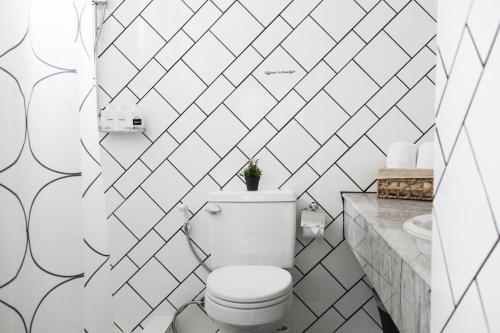 Aster 9 House – Bangkok, NY