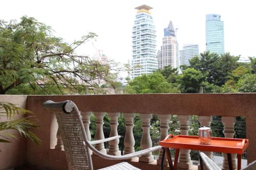 Aster 9 House – Bangkok, NY