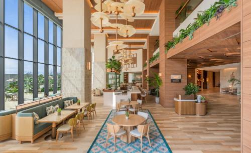 Restoran, Canopy by Hilton Okinawa Miyako Island Resort in Miyakojima