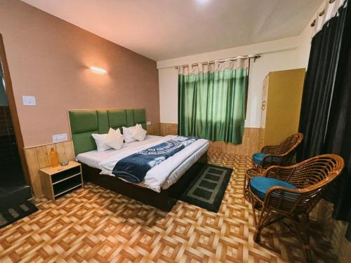Non Stop Cafe Hostel & Stay photo 2