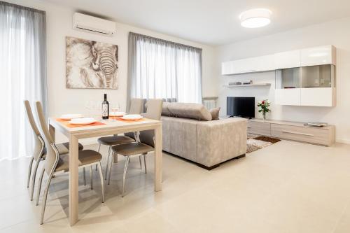 Fior Apartments - image 3
