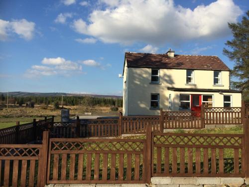 Exterior view, Douglas Lodge Holiday Homes in Keadew