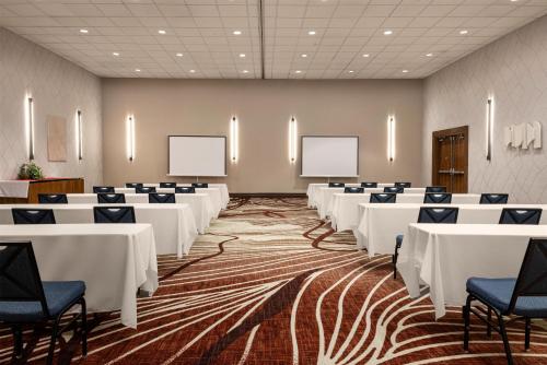 Hilton Garden Inn Phoenix Airport - image 44