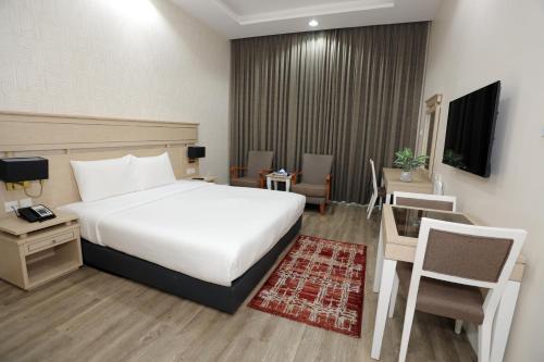 Wescott Plaza Hotel Apartments