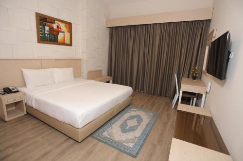 Wescott Plaza Hotel Apartments