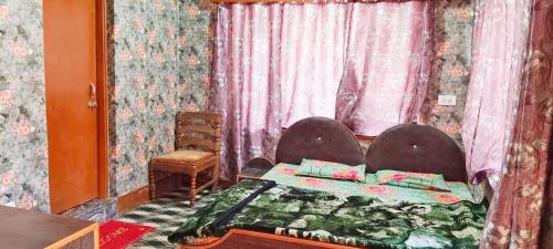 New Pine Guest House - image 2