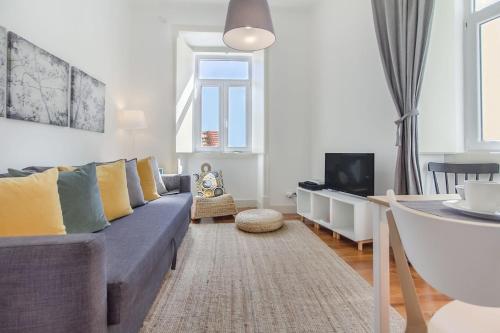Bright 2BR on Bica Steps | Walk to Chiado 1
