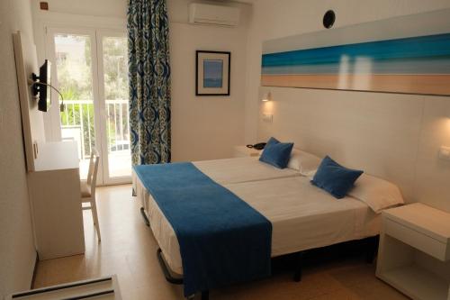 Hotel Cassandra - image 40