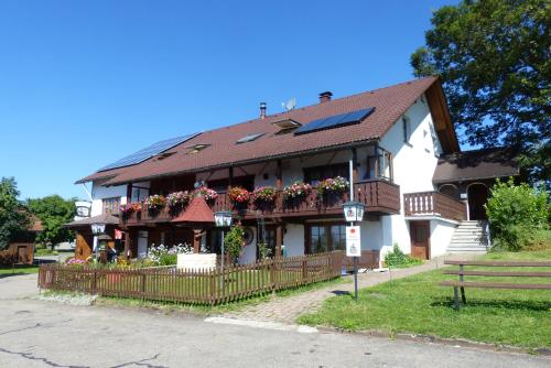 Mettenberger Hof - Pension - Häusern