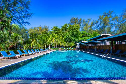 Swimming pool, Naiyang Park Resort in Naiyang Beach