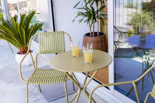 Espinho Sunny Vibes & Balcony with Pool in Эшпинью