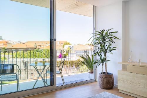Espinho Sunny Vibes & Balcony with Pool in Эшпинью
