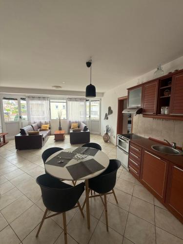 Dapur, PRCPORTOapartmani in Herceg Novi