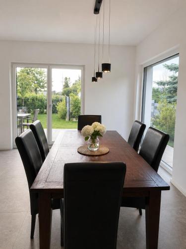 elegant house with garden near Vienna in Kottingbrunn