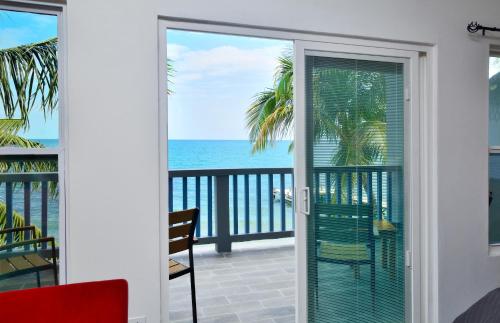 Vista/Panorama, Parrot Cove Lodge in Hopkins