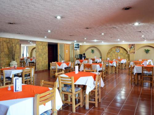 Restaurant, Hotel Santa Cruz in Tlalnepantla