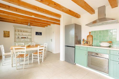 Viesnīcas āriene, Opaline à la Rochelle (Opaline a la Rochelle) in Vergne