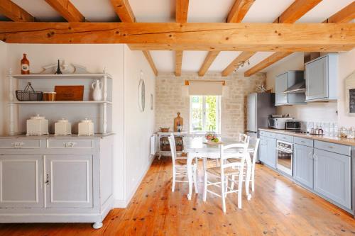 Viesnīcas āriene, Ambre à la Rochelle (Ambre a la Rochelle) in Vergne