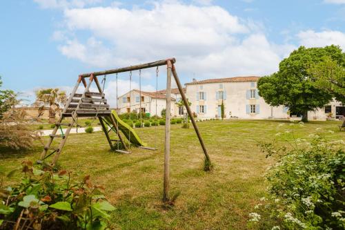 Opaline à la Rochelle (Opaline a la Rochelle) in Vergne