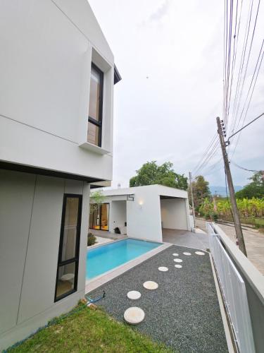 Buitenkant, Pao PoolVilla Muji style 400sqm Near central fest in San Phe Suea