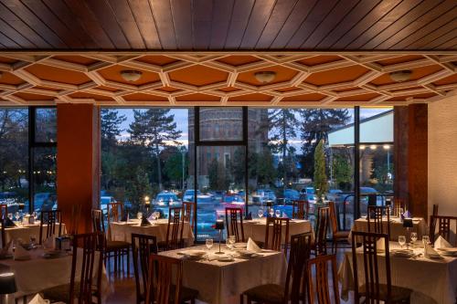 Restorāns, Hotel Moldova in Dasi