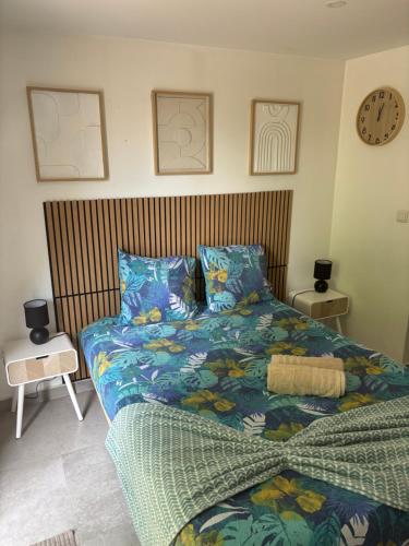Studio proche PARIS-orly in Sainte-Geneviève-des-Bois