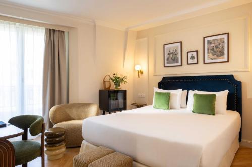 room detail thumbnail 2