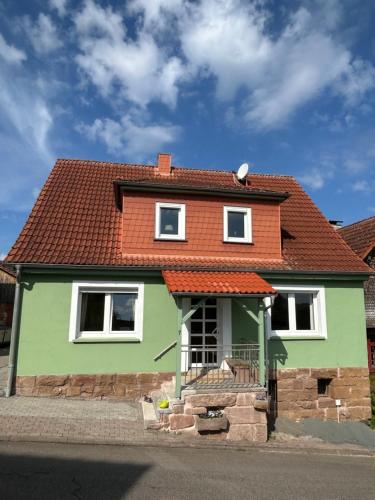 Das Kleehoppchen, Ferienwohnungen im Ferienhaus mit Wellness - Neu-Eichenberg
