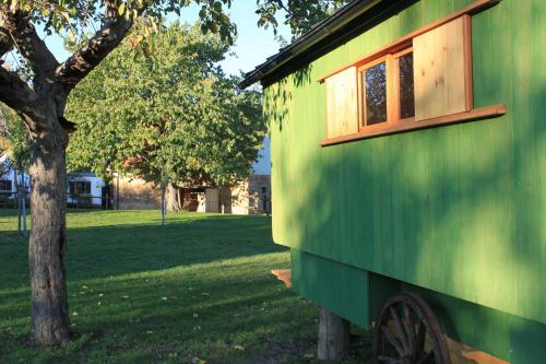 Schäferwagen im Leipziger Neuseenland in Wyhra, Deutschland