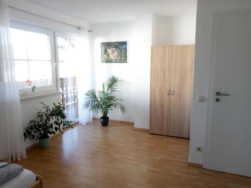 FeWo Südlicher Ortsrand von Rott 100m² (FeWo Sudlicher Ortsrand von Rott 100m²) in Wessobrunn