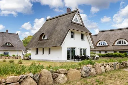 Haus "Heimathafen" mit Kamin, Sauna und Meerblick, OFC 35 in Pepelow, Deutschland