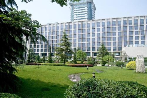 Exterior view, Mercure Wanshang Beijing Hotel in Shijingshan District