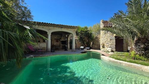 Mas Provençal Climatisé, Piscine Lagon, Baby Foot, Billard (Mas Provencal Climatise, Piscine Lagon, Baby Foot, Billard) in Lancon-Provence