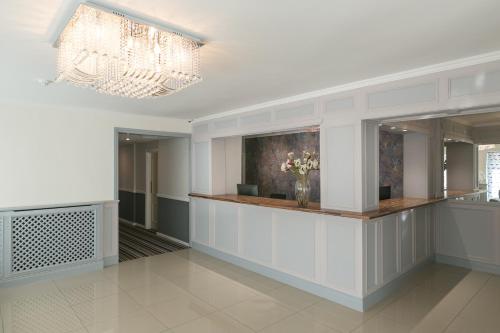 Celtic International Hotel Cardiff Airport - image 4