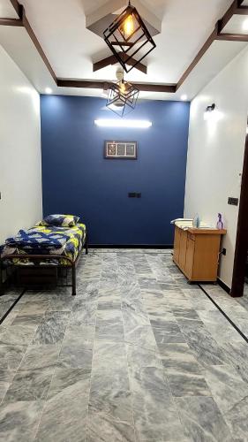 2 BR Suite Near M9 and Airport - image 9